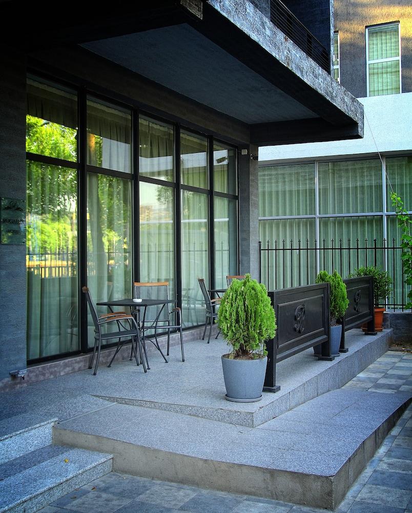 Hotel Rogalux Blue Tbilisi Zewnętrze zdjęcie