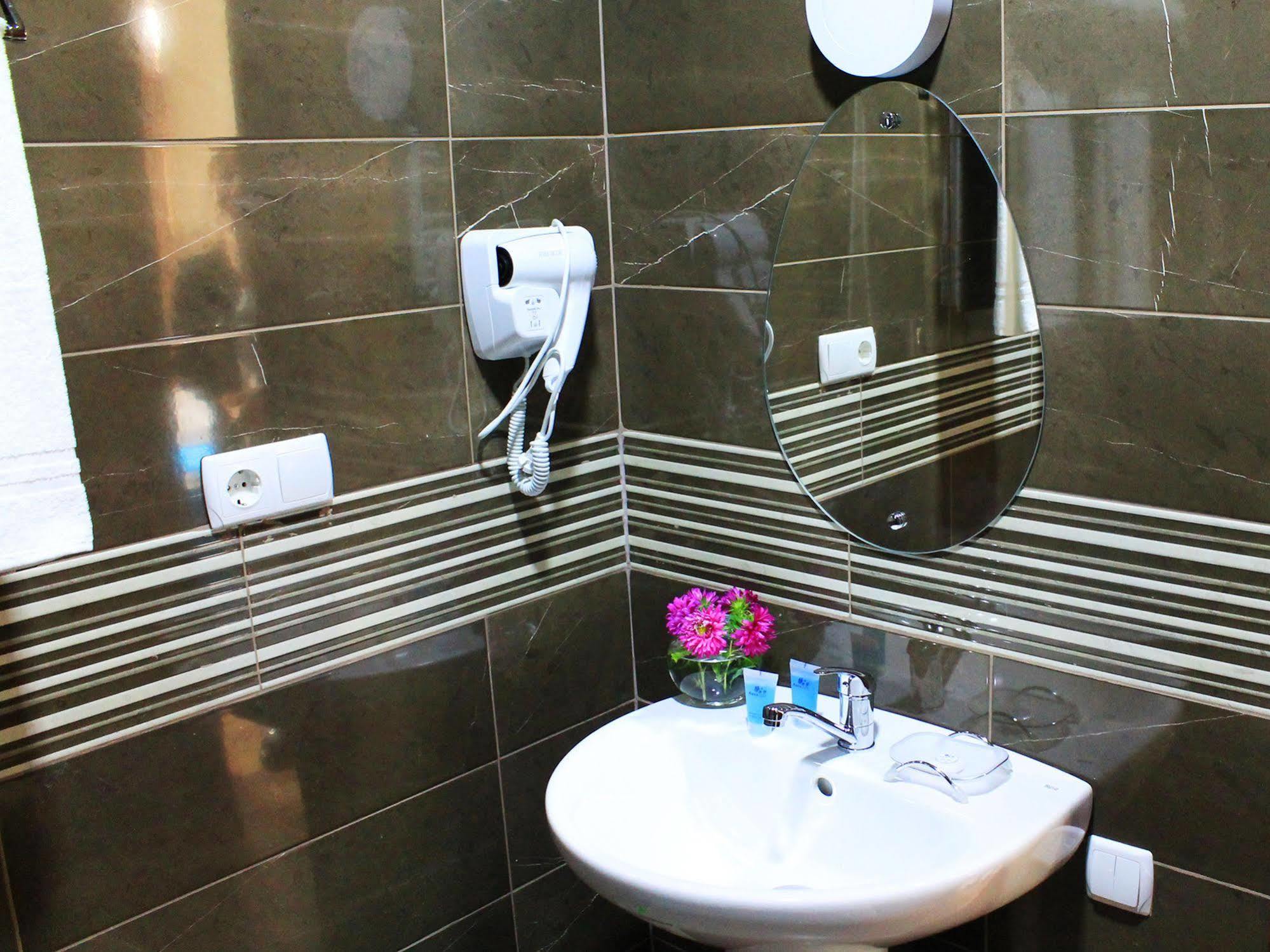 Hotel Rogalux Blue Tbilisi Zewnętrze zdjęcie
